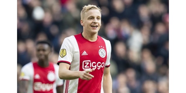 El Manchester United ficha a Donny van de Beek con el apoyo de la audiencia